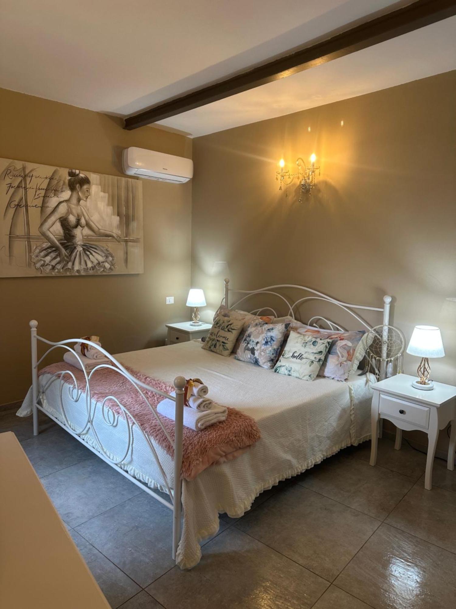 Lo Scrigno Dei Sogni Apartment ซานจีมิญญาโน ภายนอก รูปภาพ